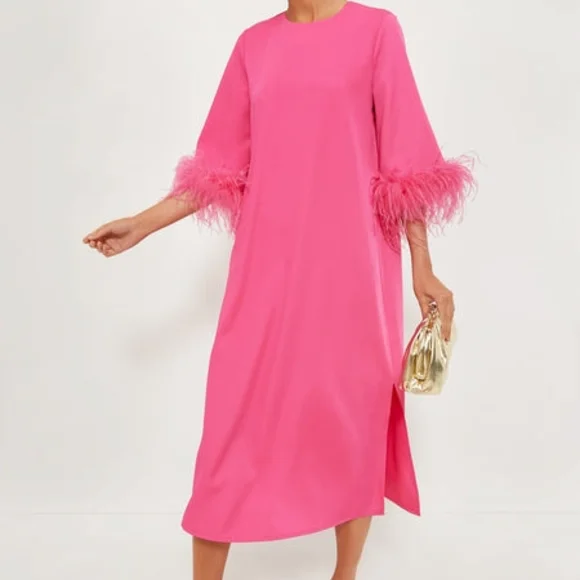 Elegant Pink Feather-Trimmed Dress - Picture 2 of 6